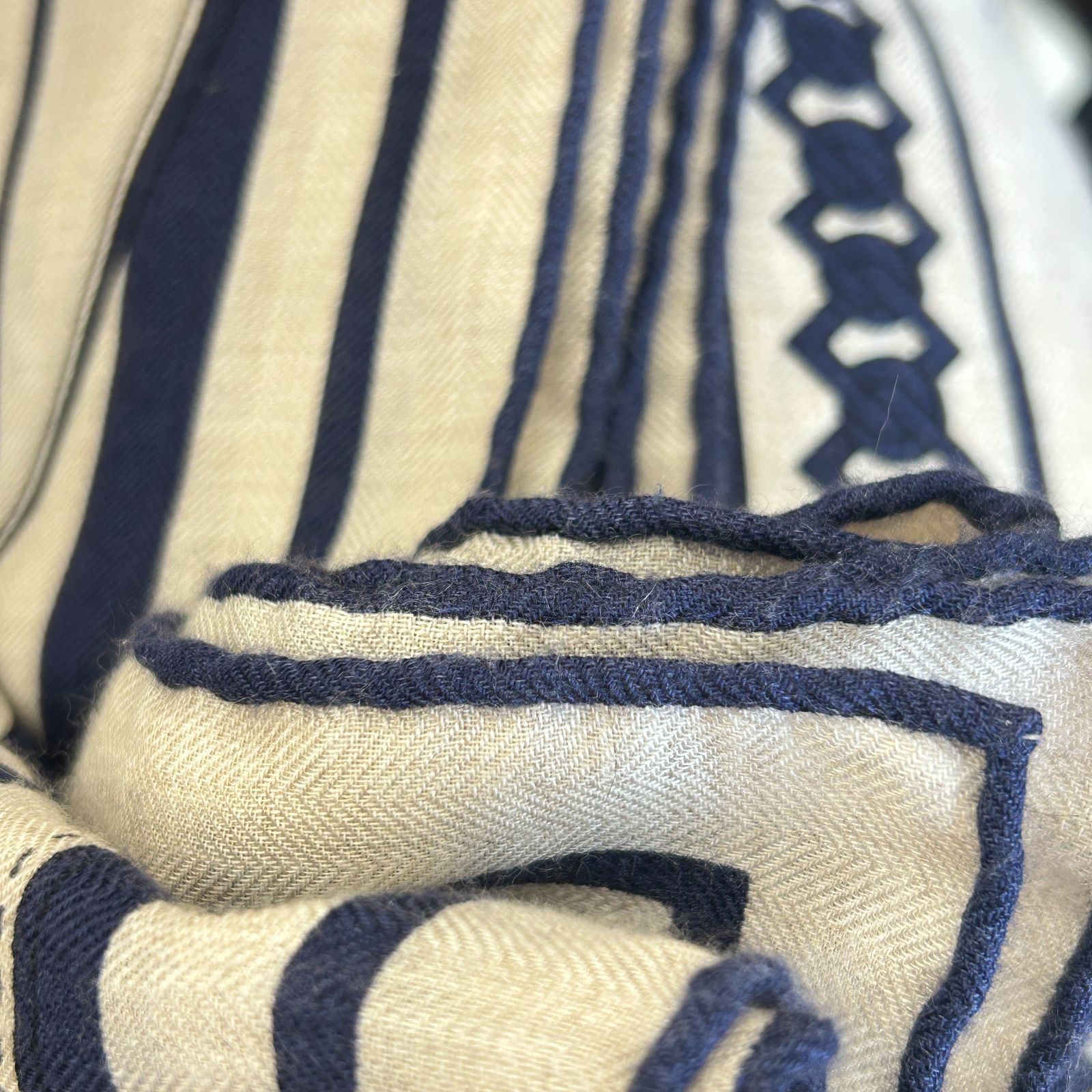 ベージュ ネイビー