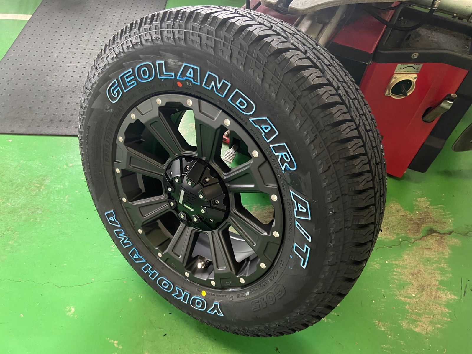 デリカD5 エクストレイルT31/T32 クロスロード RAV4 CX5 タイヤ