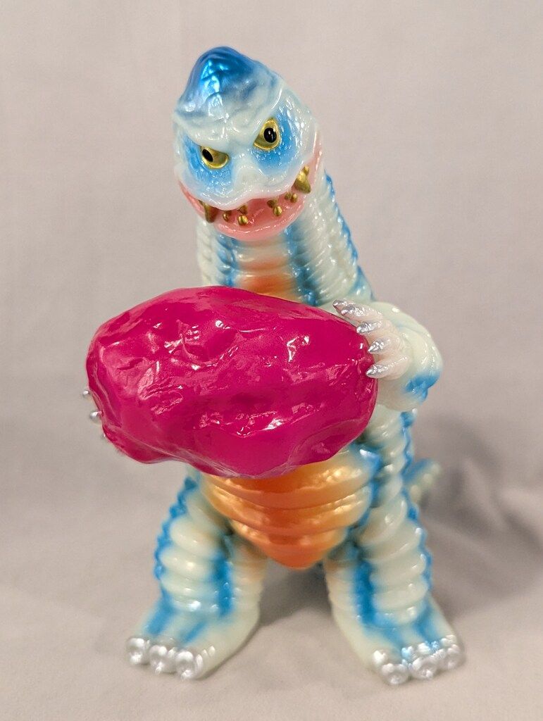 レッドキング 蓄光