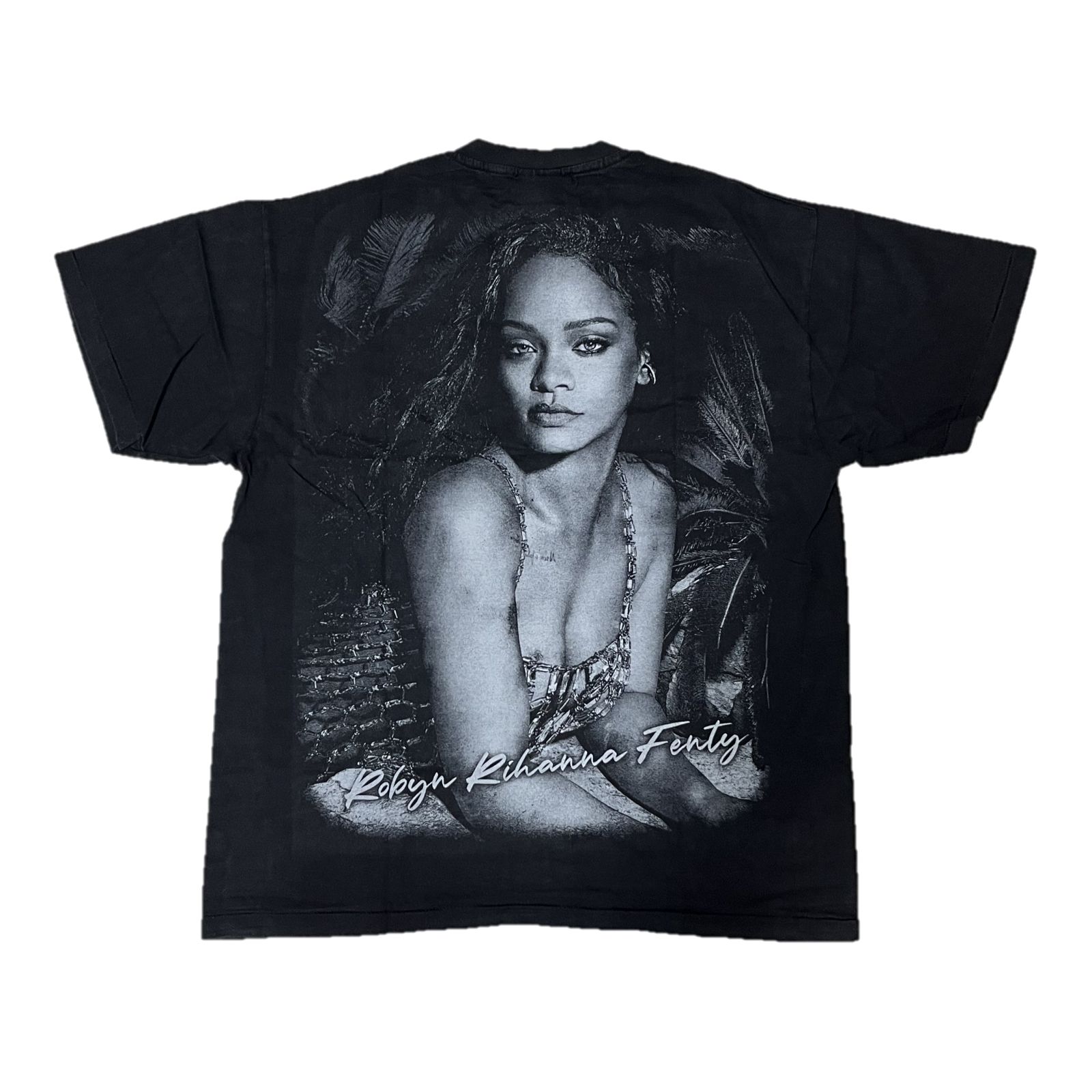 Rihanna / リアーナ Tシャツ - メルカリ