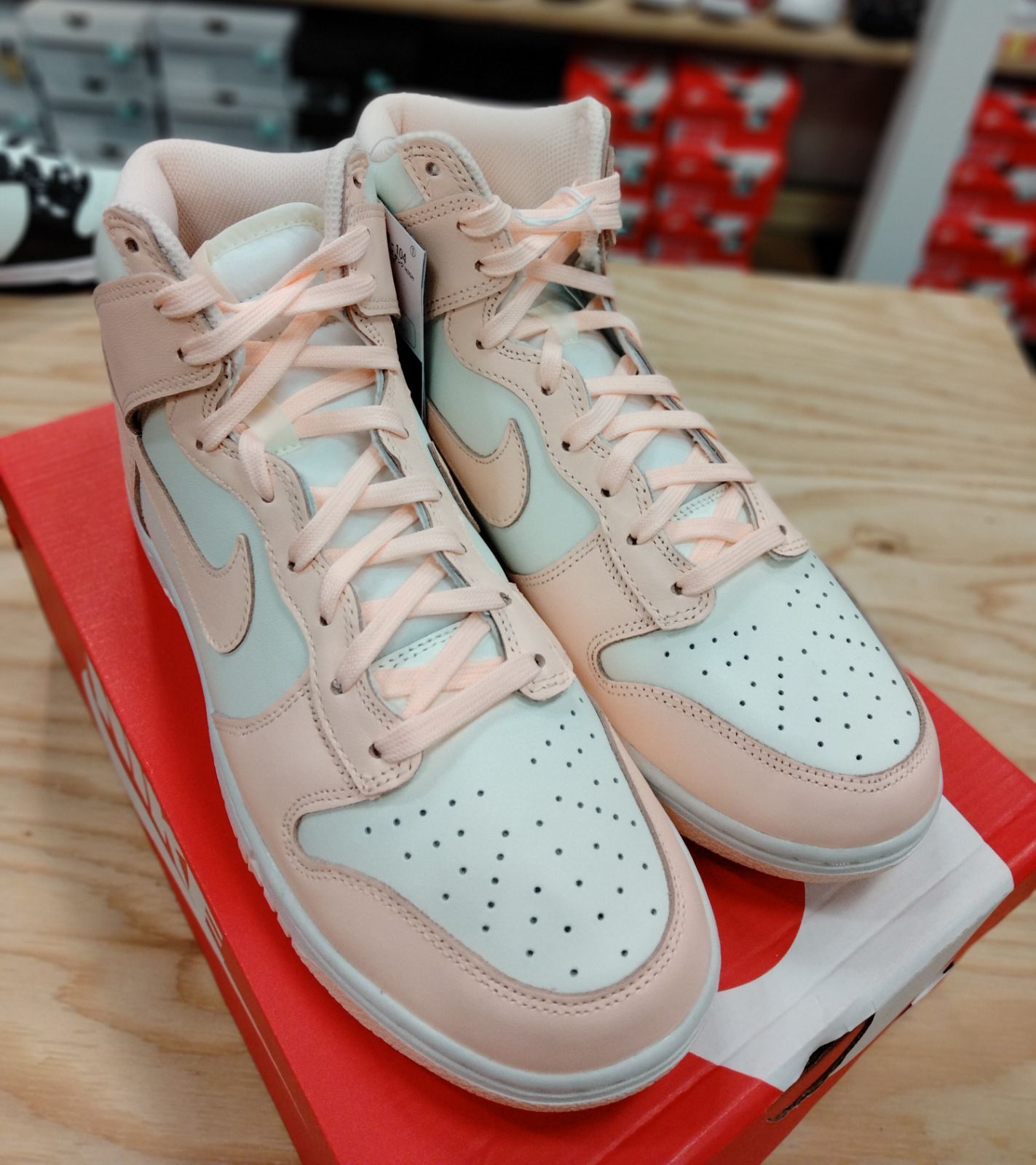 Nike Wmns Dunk High Crimson Tint - メルカリ