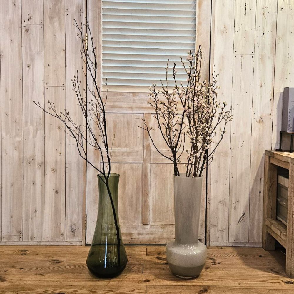 存在感のある大きなフラワーベース ボトムバルーン 2色 存在感抜群 大きなミルキーガラスのフラワーベースで華やかに NEXPOTALLINN_EU