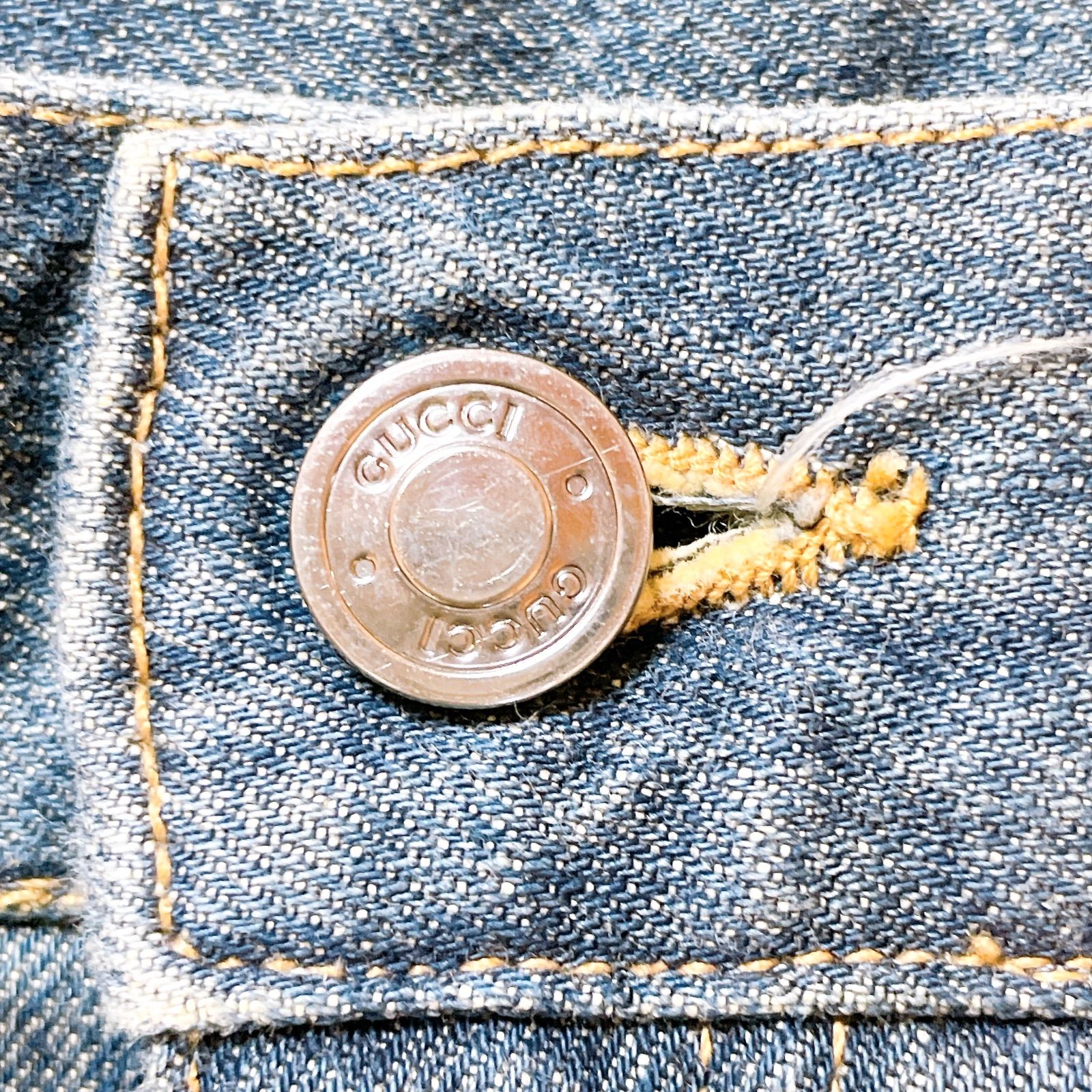 グッチ コットンデニムひざ丈スカート 前スリット ロゴマーク