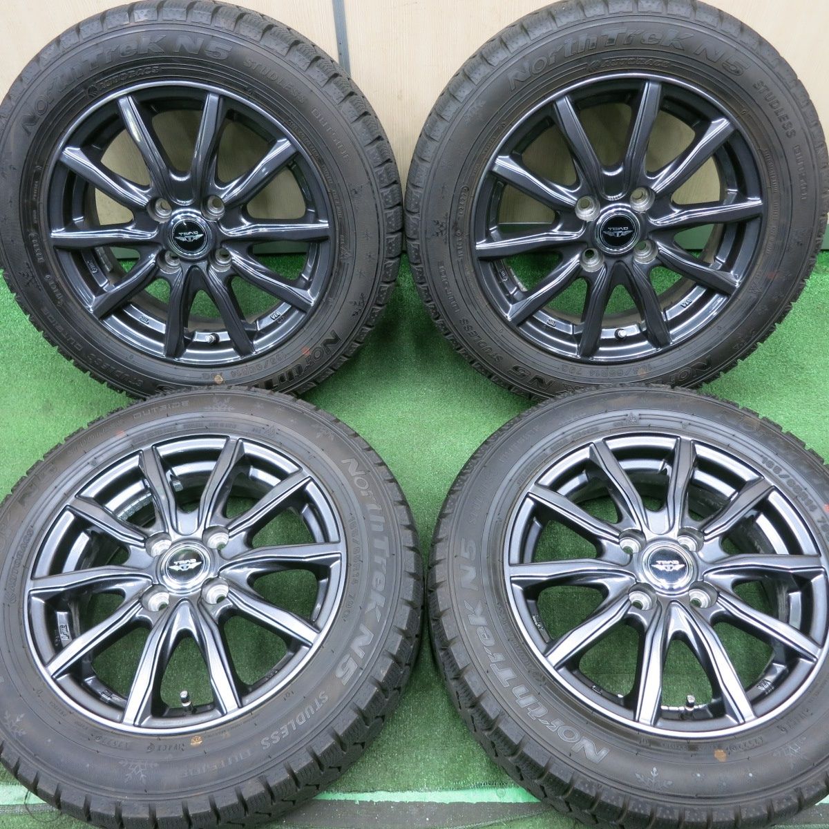 送料無料* バリ溝！22年！キレイ！ほぼ10分☆スタッドレス 165/65R14 