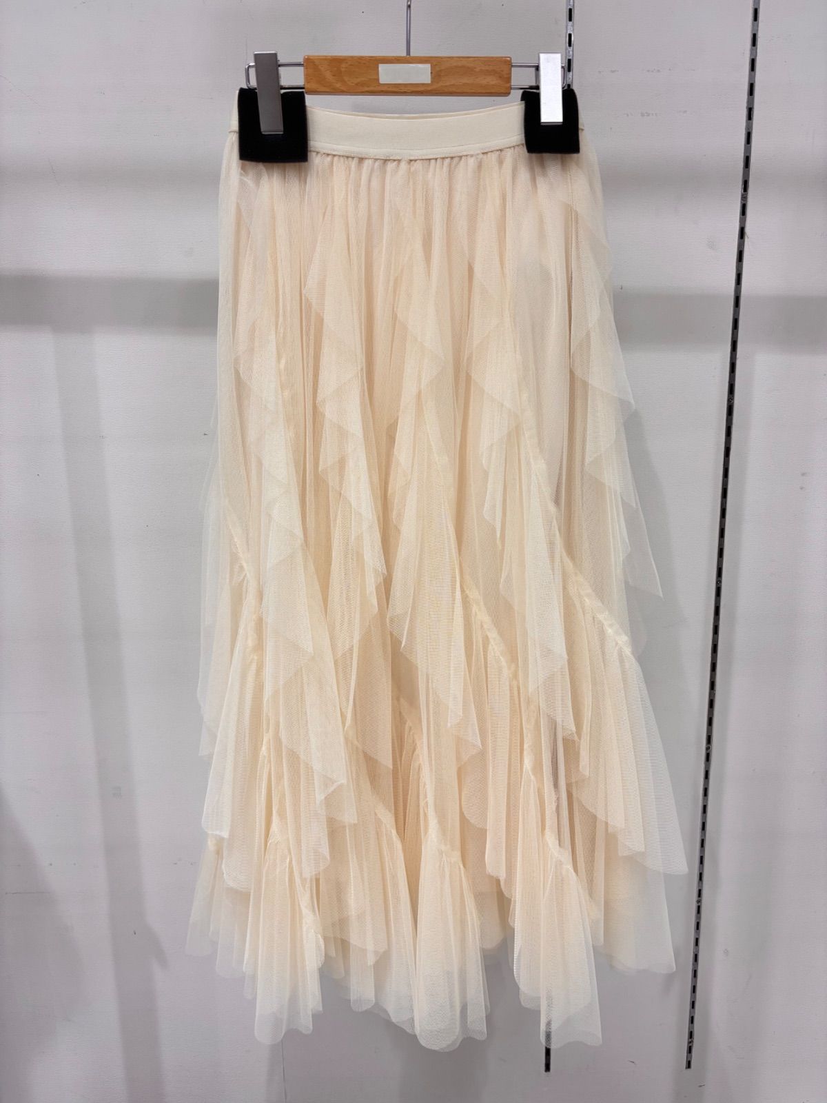 チュールエスカルゴフリルフレアスカート COCO DEAL - メルカリ