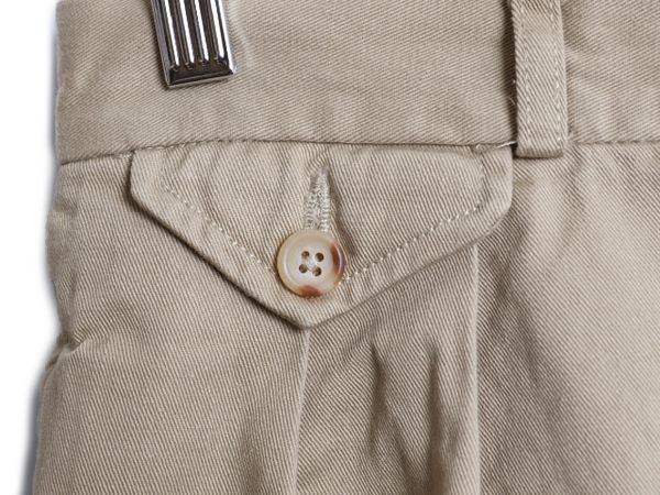 ベージュ