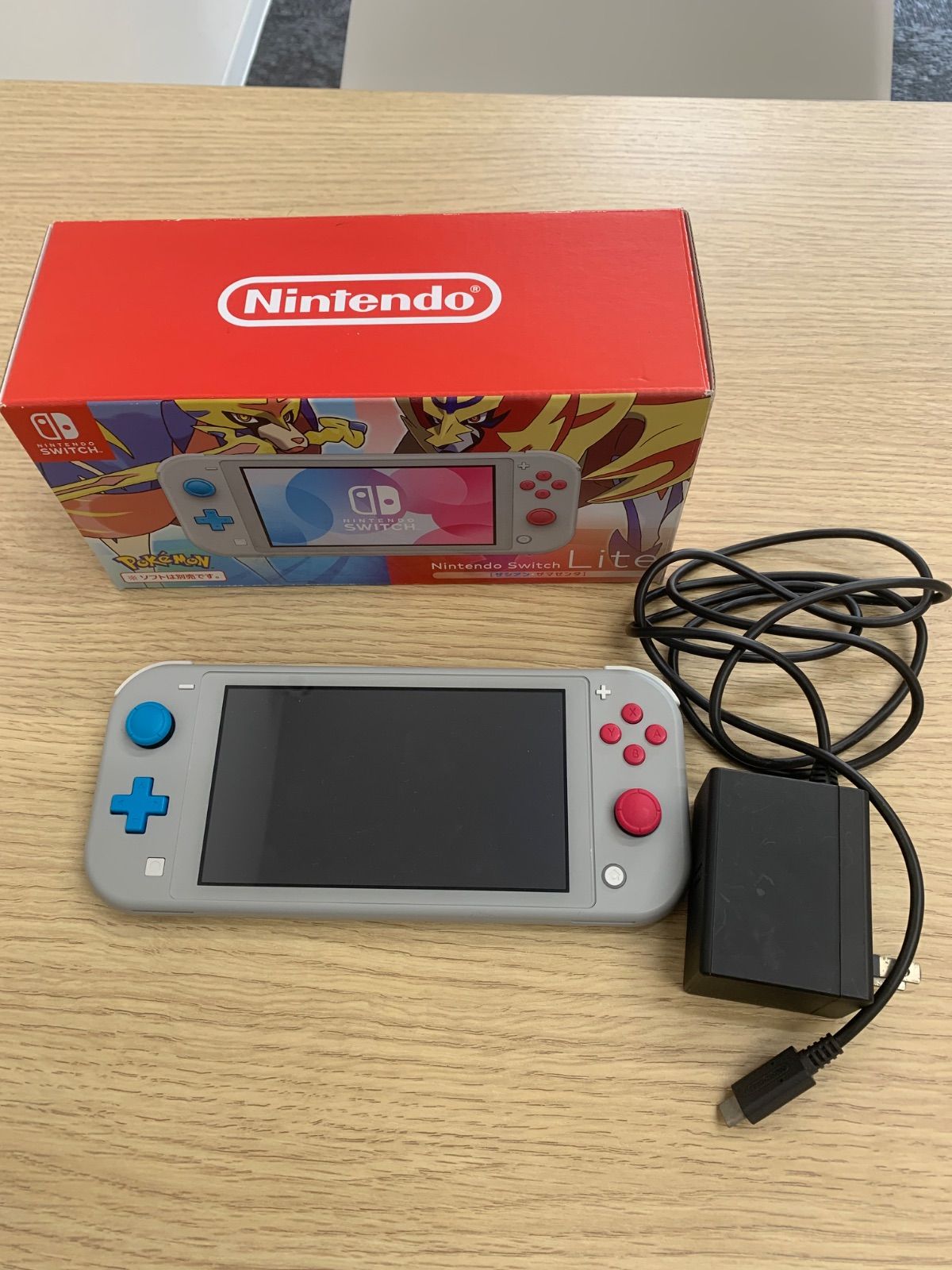 Nintendo Switch Lite 青 ACアダプター付き（初期化済） 初期化済み】美品 ニンテンドースイッチライト 青 ACアダプター