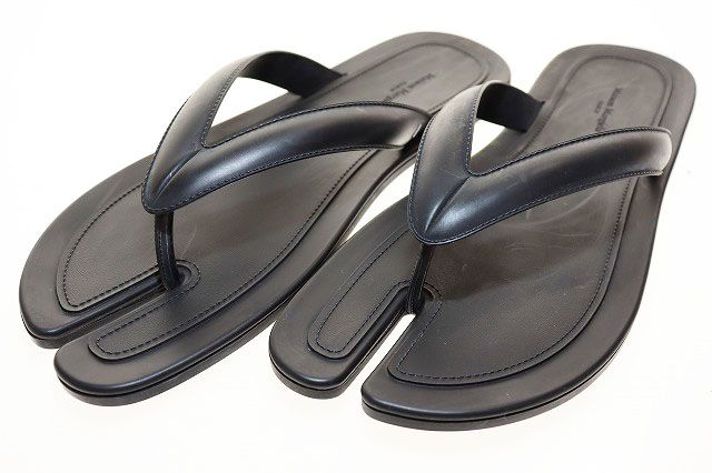 Maison Margiela サンダル ベージュx黒 2007424G0242 メゾンマルジェラ Maison Margiela Tabi FLIP FLOP BLACK SIZE40