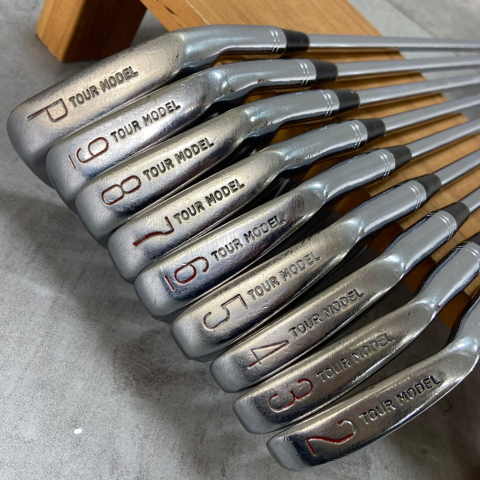 Titleist - Titleist　タイトリスト　SQUARE　TOE　TOUR　MODEL スクエアトゥ　ツアーモデル　メンズゴルフアイアン9本セット　スチール　S　右利き用 Titleist タイトリスト SQUARE TOE TOUR MODEL スクエアトゥ