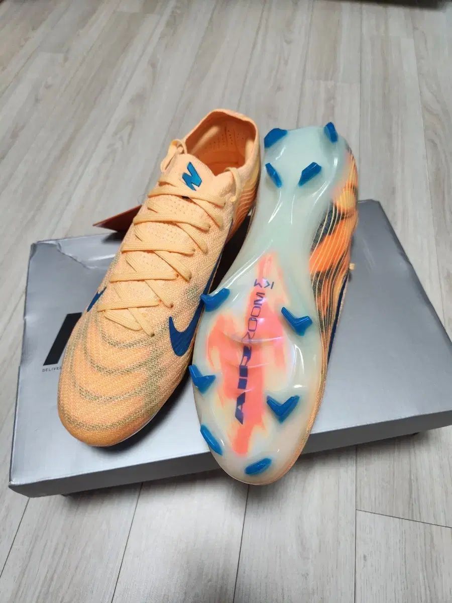 NIKE マーキュリアル ベイパー16 KM FG キリアン エムバペ シグネチャー 265mm