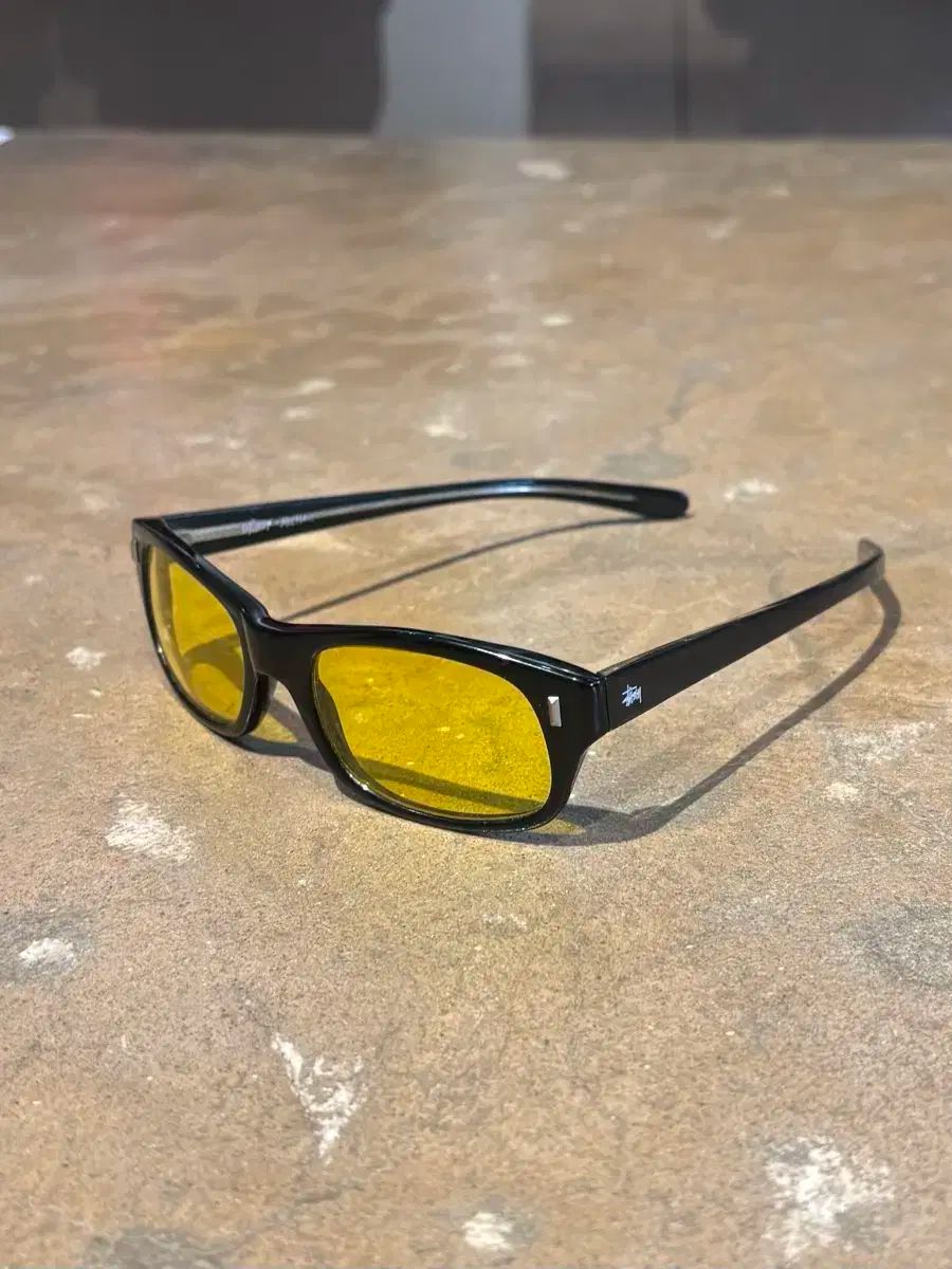 OLD STUSSY YELLOW LENS SUNGLASS