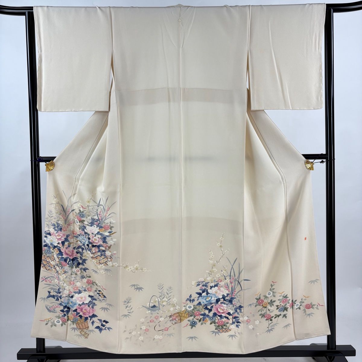 色留袖 身丈155cm 裄丈63cm S 袷 寺西一紘 落款 花籠 笹 クリーム 正絹 名品 一つ紋