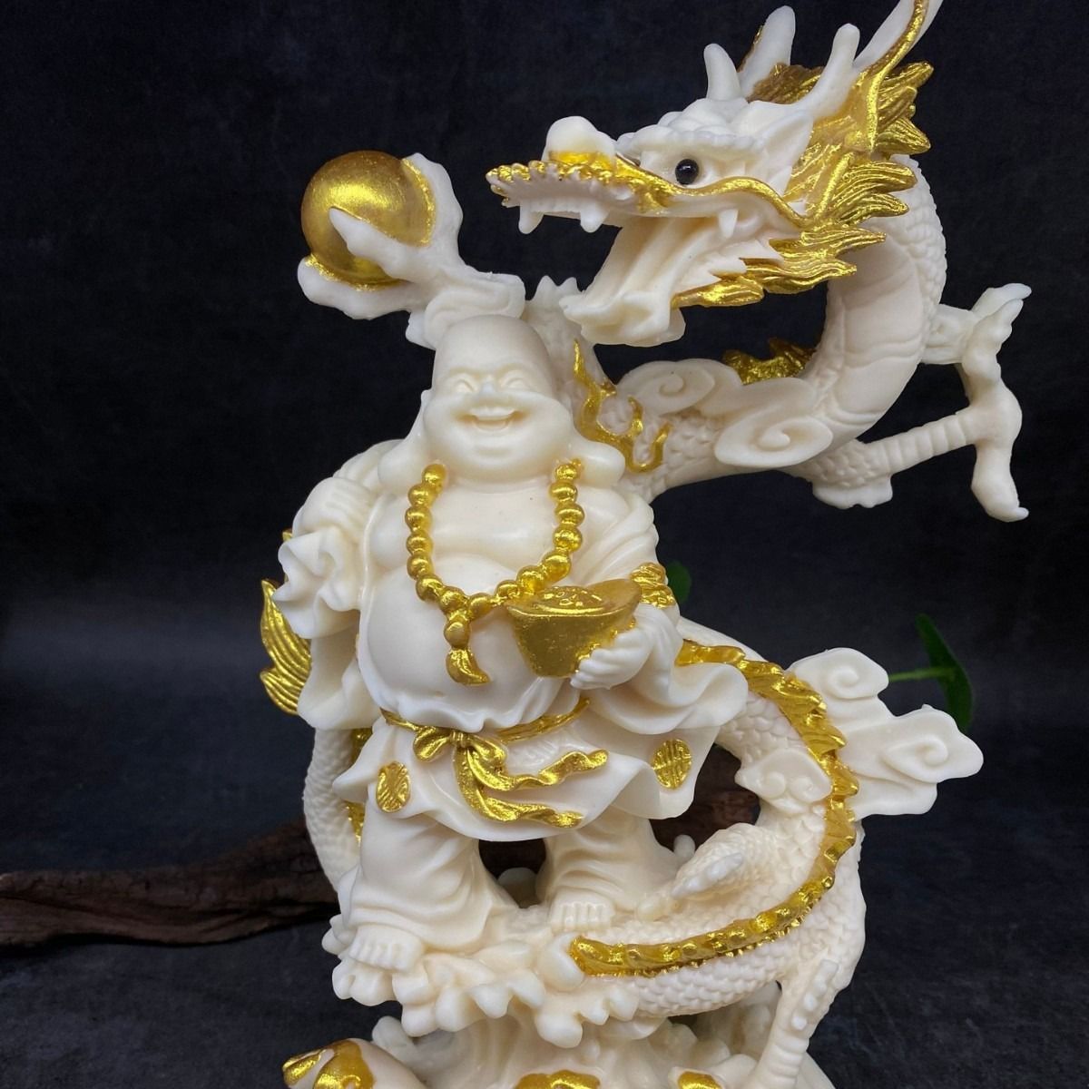 福を呼ぶ縁起物❗️翡翠の布袋像・中国翡翠工芸専門店での購入品 福を呼ぶ縁起物❗️翡翠の布袋像・中国翡翠工芸専門店での