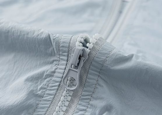 春秋の新型の男の子の帽子の外套の女の子の上着の赤ちゃんの衣服を連なります