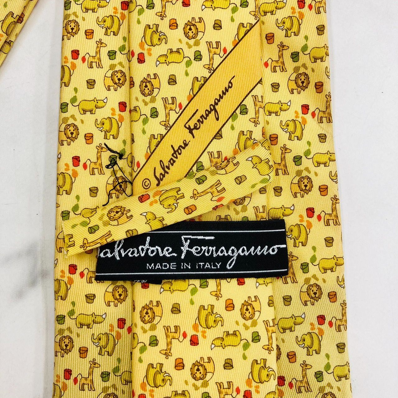 Salvatore Ferragamo サルヴァトーレフェラガモ ネクタイ