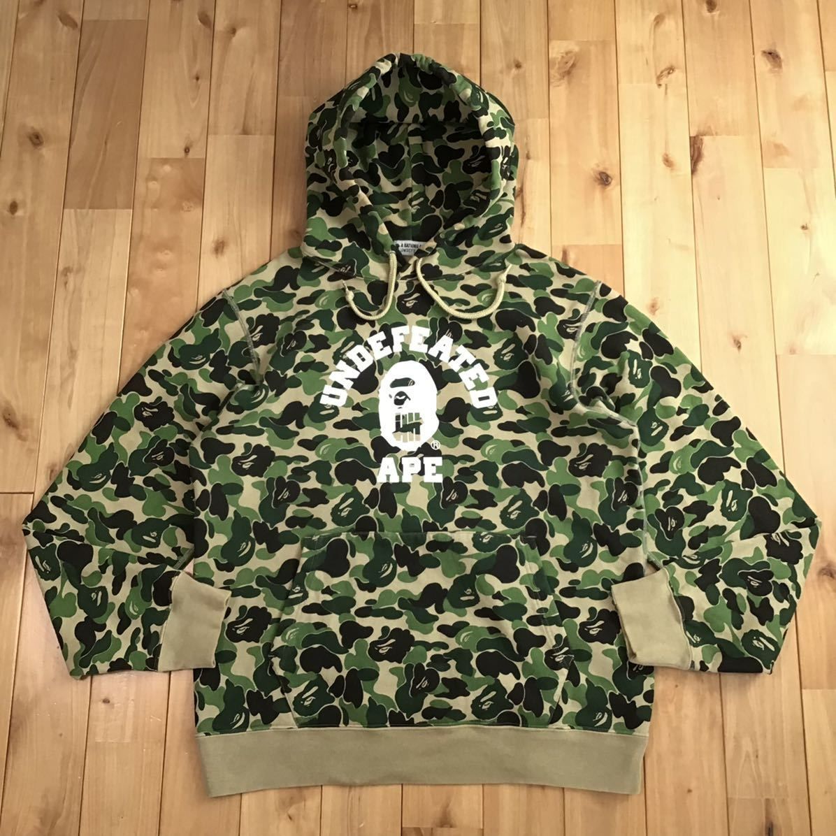 Undefeated × BAPE ABC camo COLLEGE PULLOVER HOODIE Lサイズ a bathing ape  カレッジロゴ パーカー エイプ ベイプ ABCカモ 迷彩