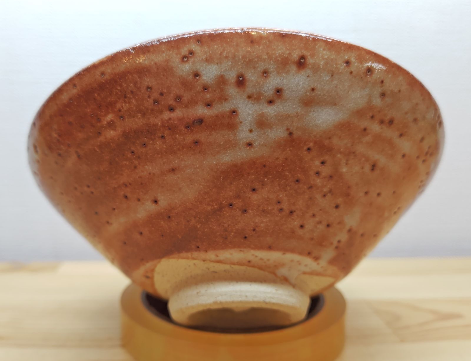 美濃焼 鼠志野平茶碗