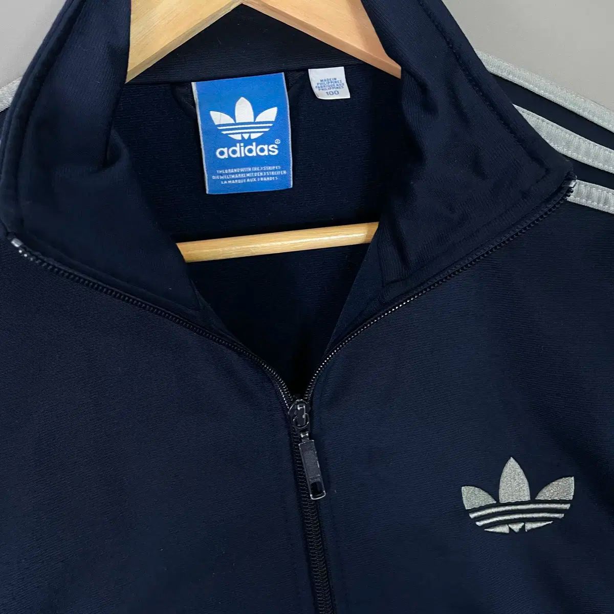 グレー ネイビー