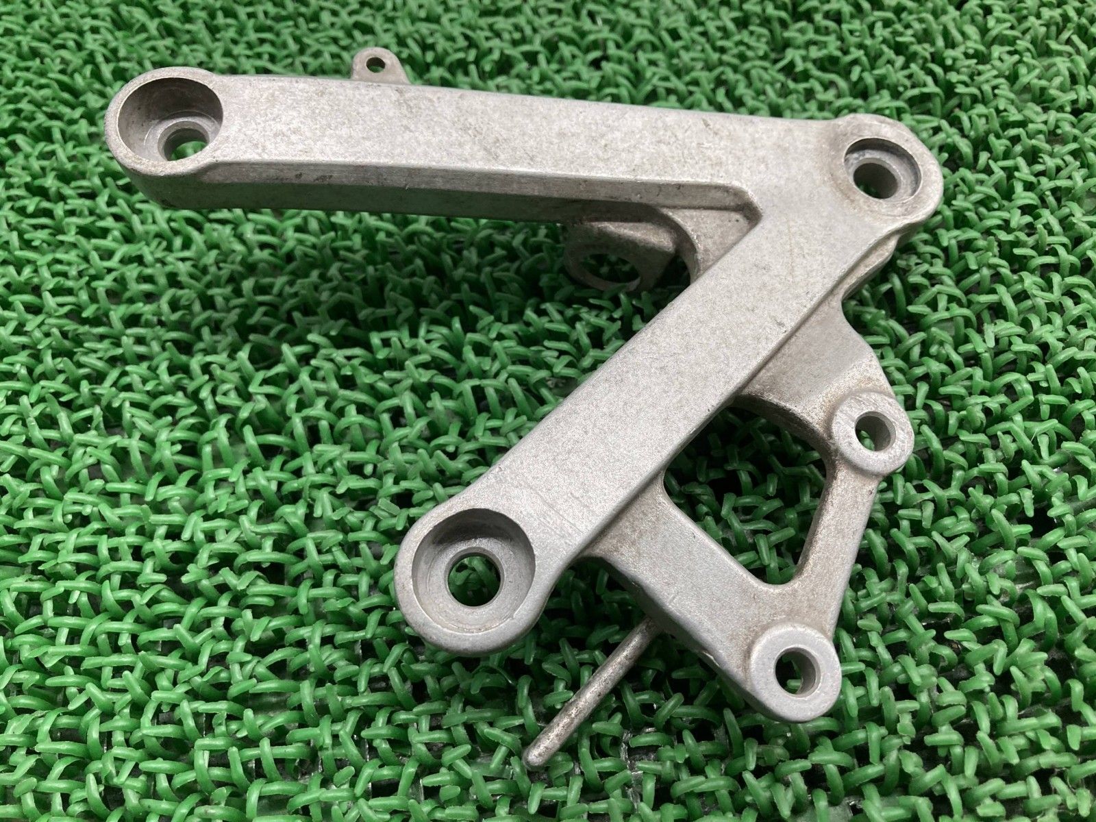 CBR250RR ステップホルダー 右 KAZ ホンダ 純正 バイク 部品 MC22 メインステップ 曲がり無し 品薄 品 車検 Genuine nI