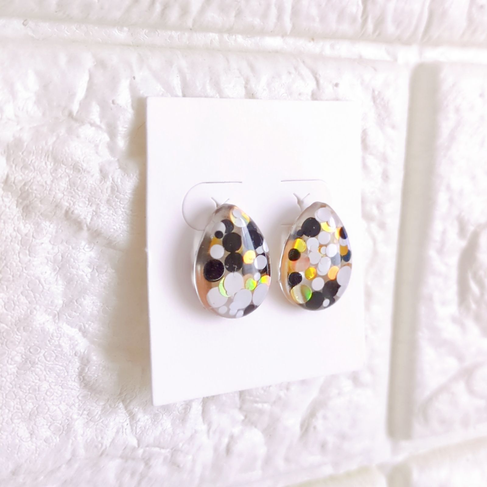 No.109 レジン しずく型 カラフル ホロ ピアス イヤリング - メルカリ 