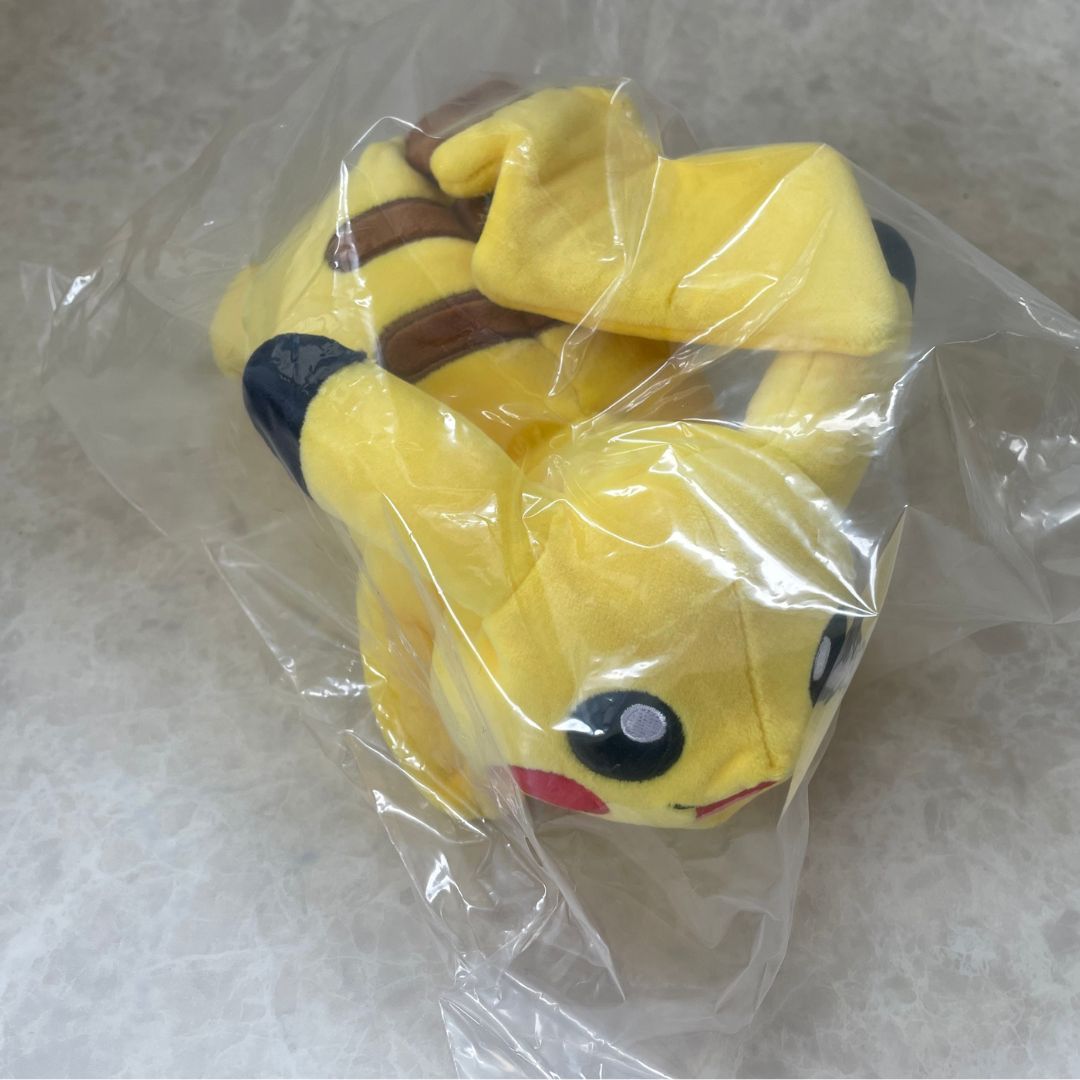 新品未開封】もふもふ うでまくら ピカチュウ ポケモン - メルカリ