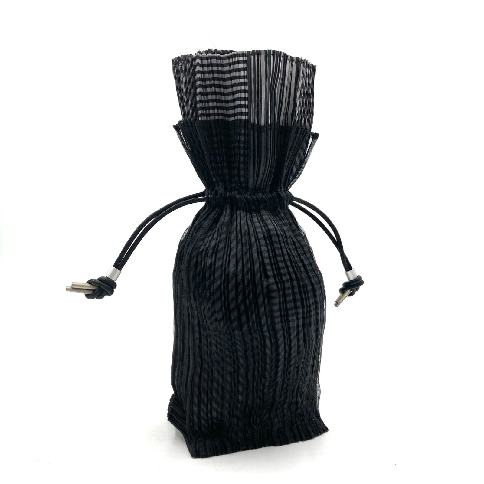 □未使用同然□ISSEY MIYAKE イッセイミヤケ 巾着プリーツポーチ
