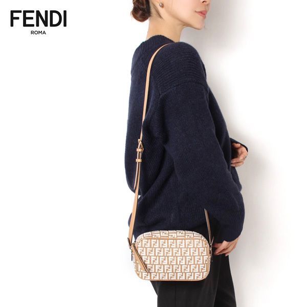 フェンディ バッグ レディース FENDI カメラケース 8BS077 APZQ F1MB1 ホワイト フェンディ FENDI ジャガードロゴ カメラバッグ【ベージュ】 8BS077