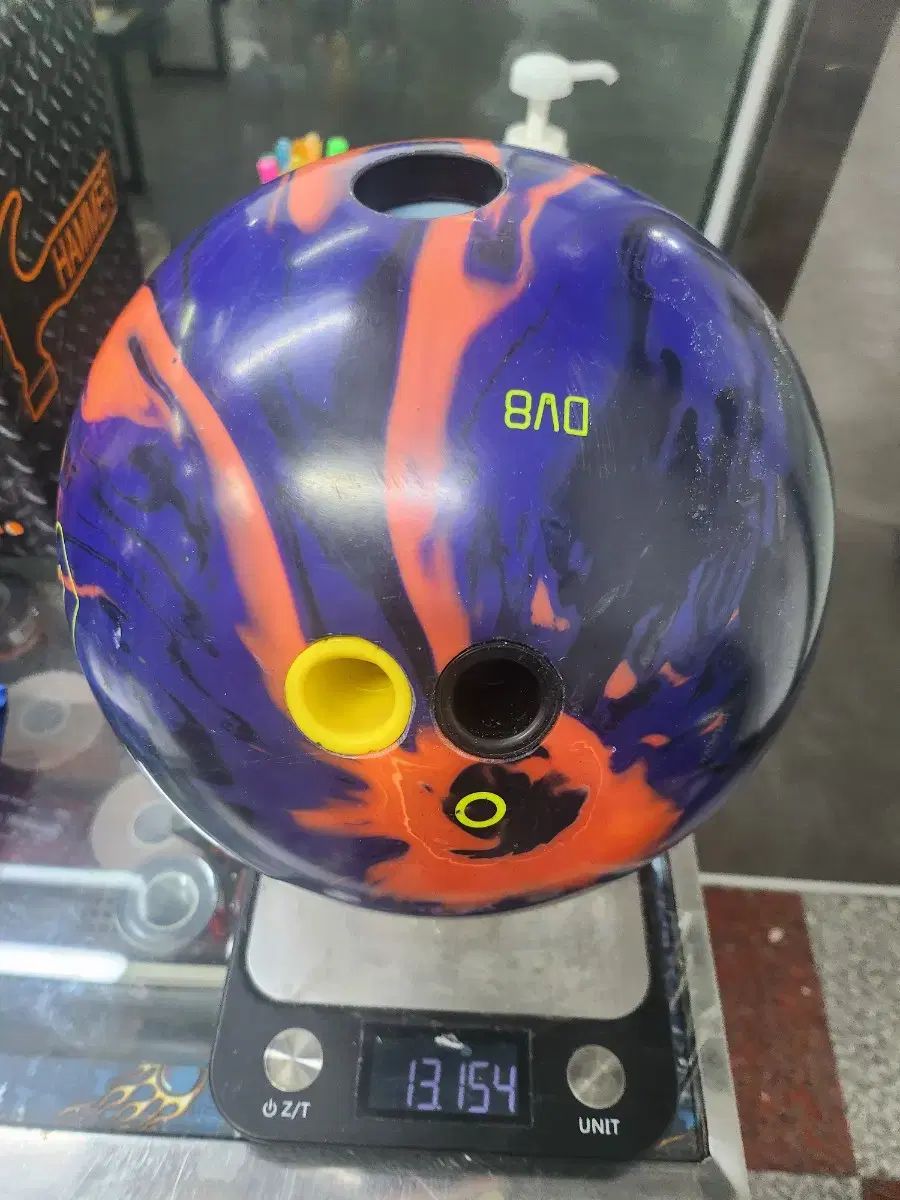 DV 8 ヘクラ ボーリング 13パウンド