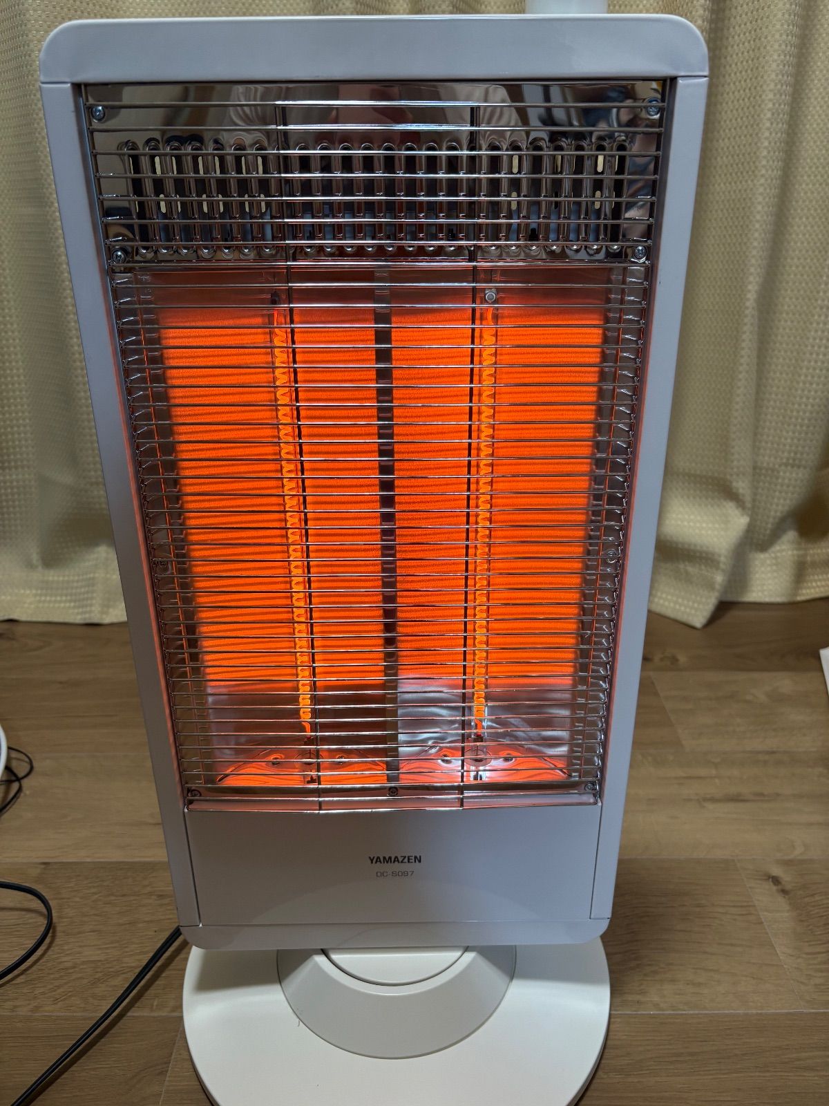 c77 73 速暖カーボンヒーター 遠赤外線シーズヒーター DBC-W121 Amazon