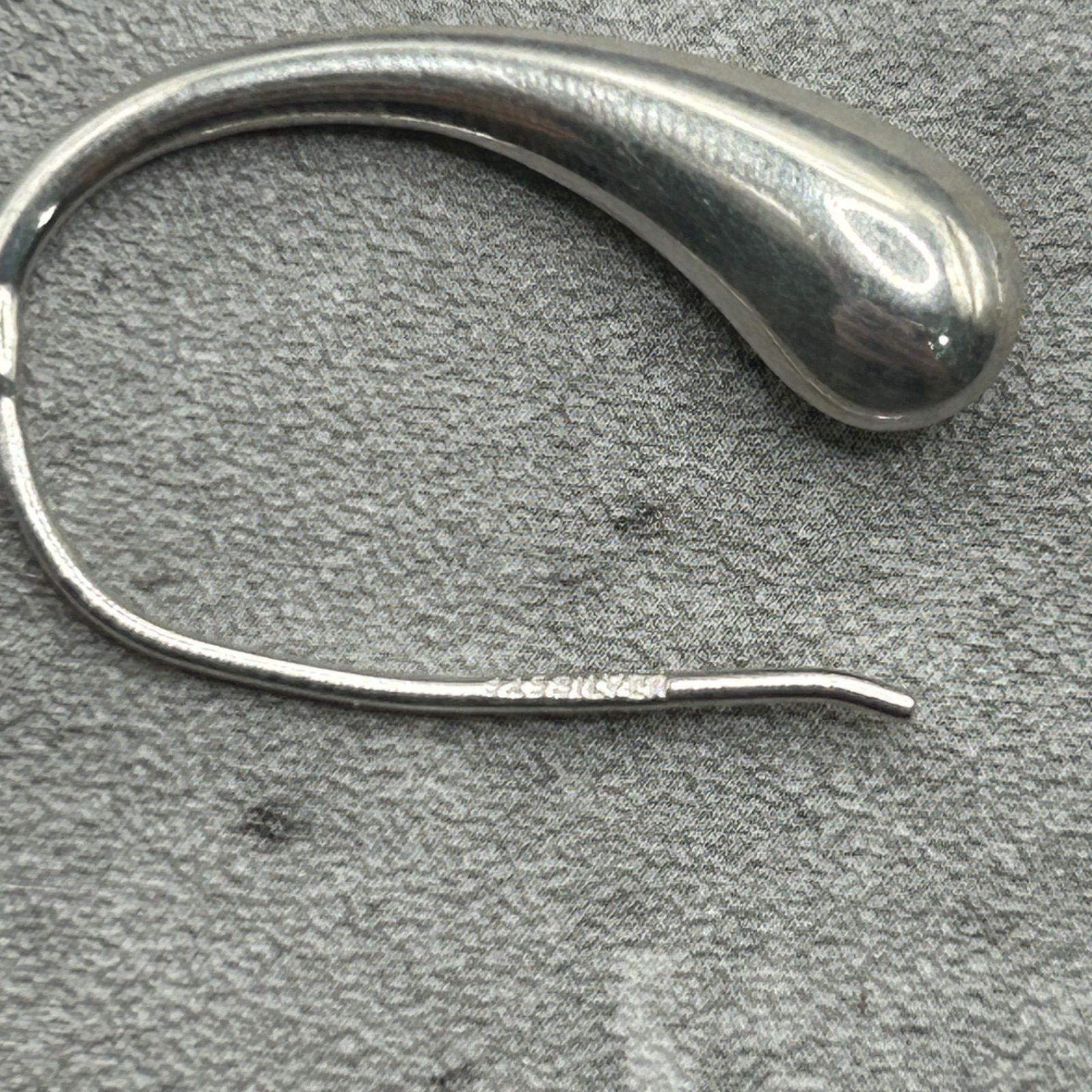 シルバー925 Sterling ティアドロップデザインピアス/軽研磨仕上げ シルバー925 Sterling ティアドロップ デザインピアス/軽研磨