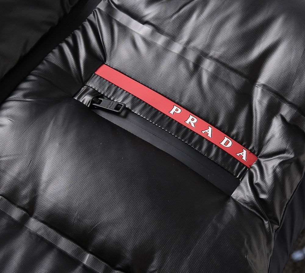 00s archive PRADA プラダスポーツ ベルト付 ダウンベスト 38 中古・古着通販】PRADA (プラダ) ダウンベスト ブラック サイズ