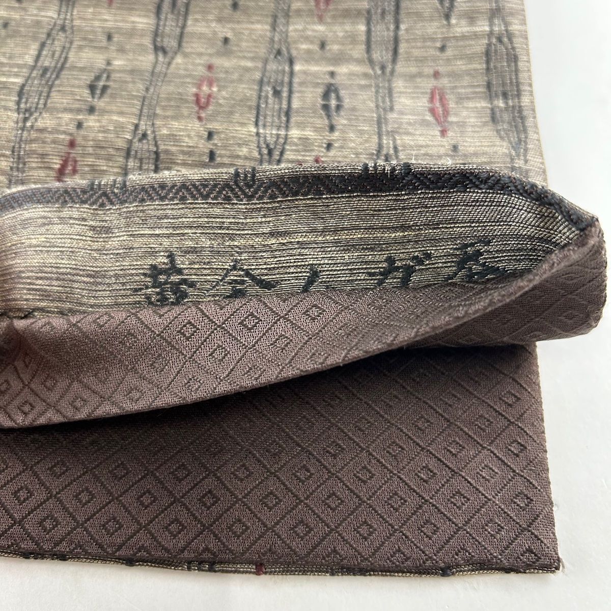 焦茶色