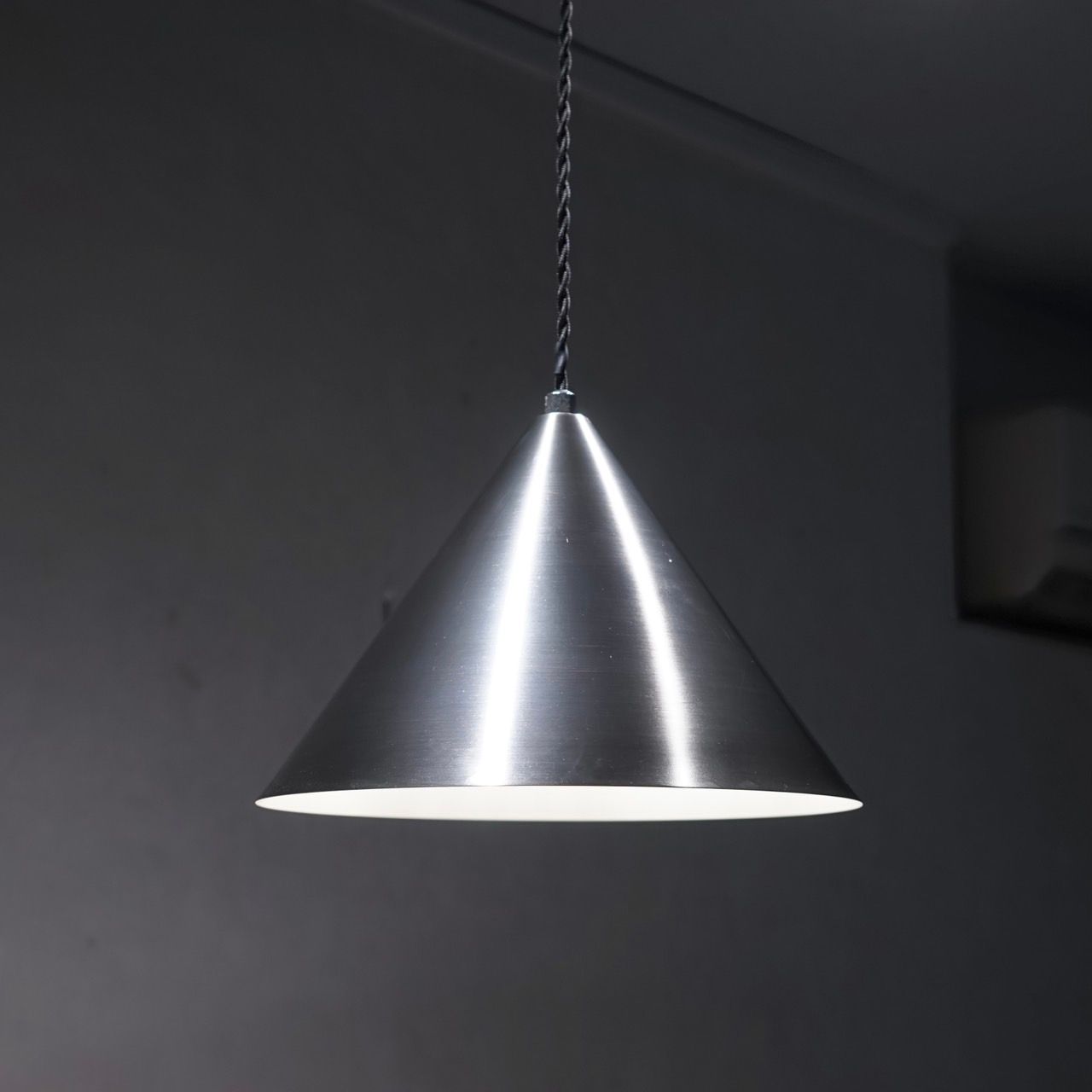 ELUX エルックス ペンダントライト CC-PP10 吊り下げ照明 ダイニング ライト スチール シルバー モダン ミニマル インダストリアル NEXPOTALLINN_EU