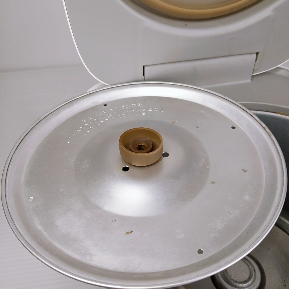 中古品】YAMAZEN(山善) マイコン炊飯ジャー 3合炊き YJB-300 ホワイト
