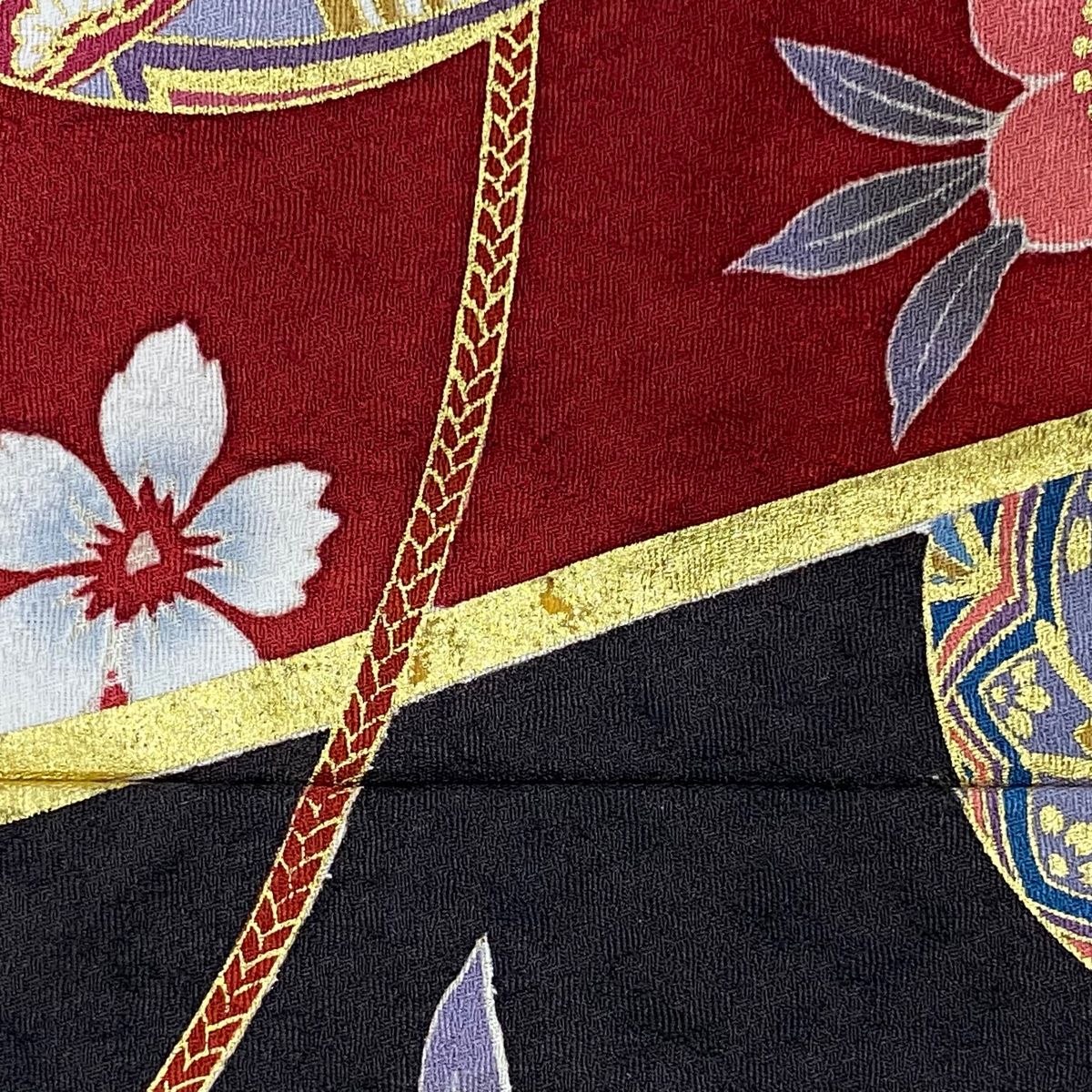 D381 振袖　桜　組紐　金彩　正絹　着物　袷　美品 D381 振袖 桜 組紐 金彩 正絹 着物 袷 美品