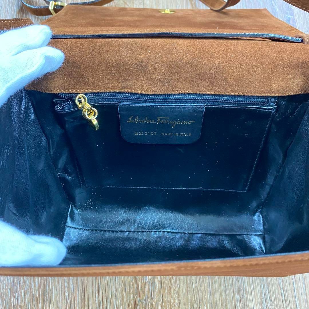 m4241 サルヴァトーレフェラガモ ヴァラ リボン スエード ショルダーバッグ WWW_MORNINGWALKER_COM