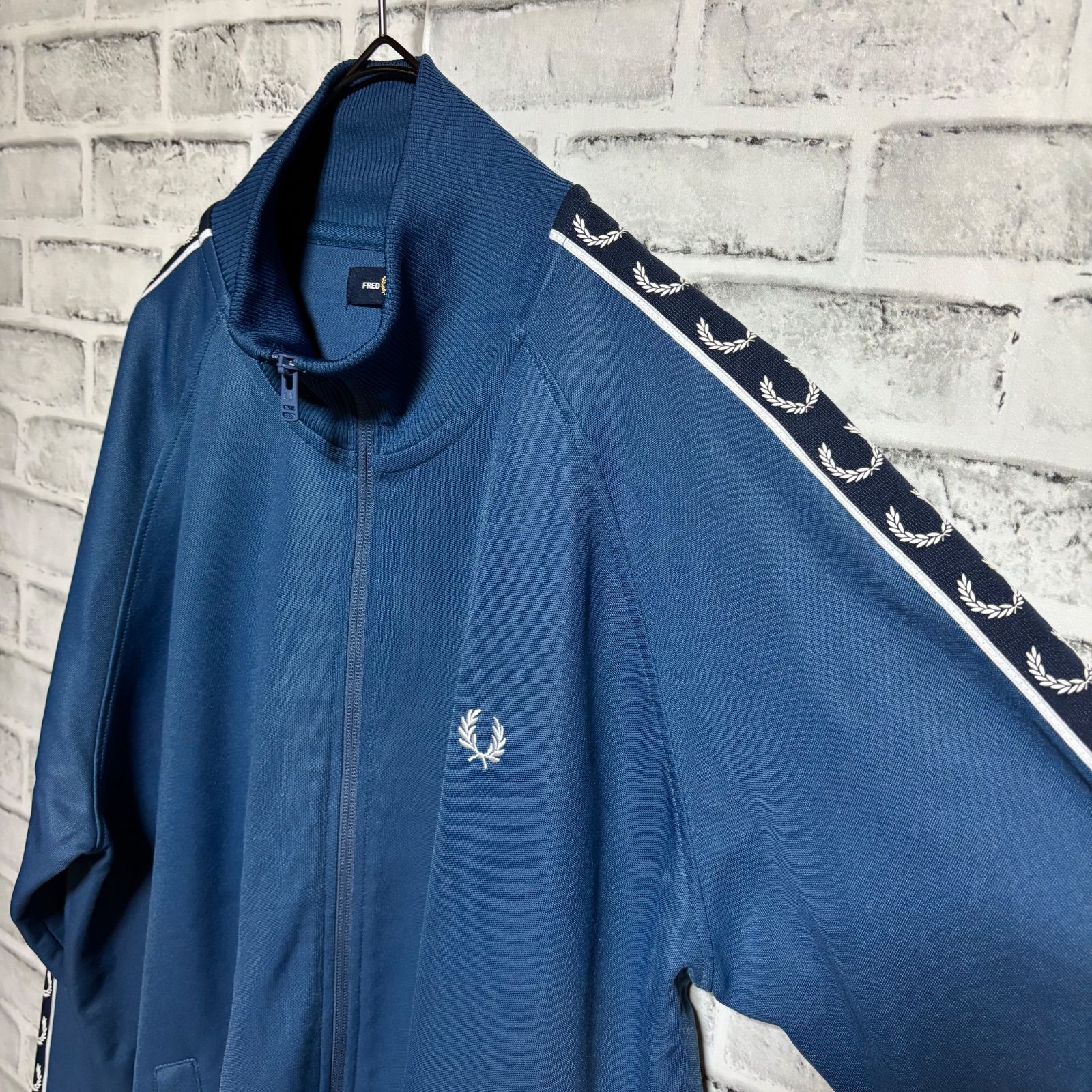 Two Colour Tape Track Jacket(M 102：BLACK): | FRED PERRY