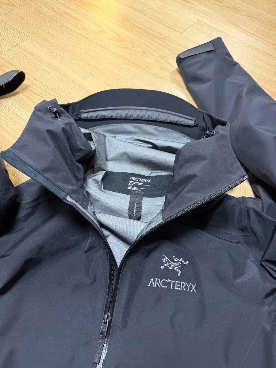 ARC TERYX アークテリクス ベータ LT ブラック スモール S