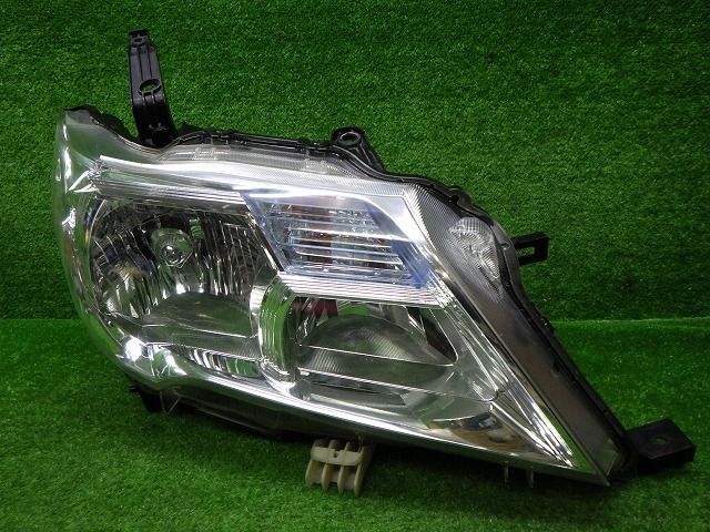 綺麗　日産　HC26　HFC26　セレナ　前期　右ヘッドライト　ハロゲン　100-23096　K　ハイブリッド　240927039