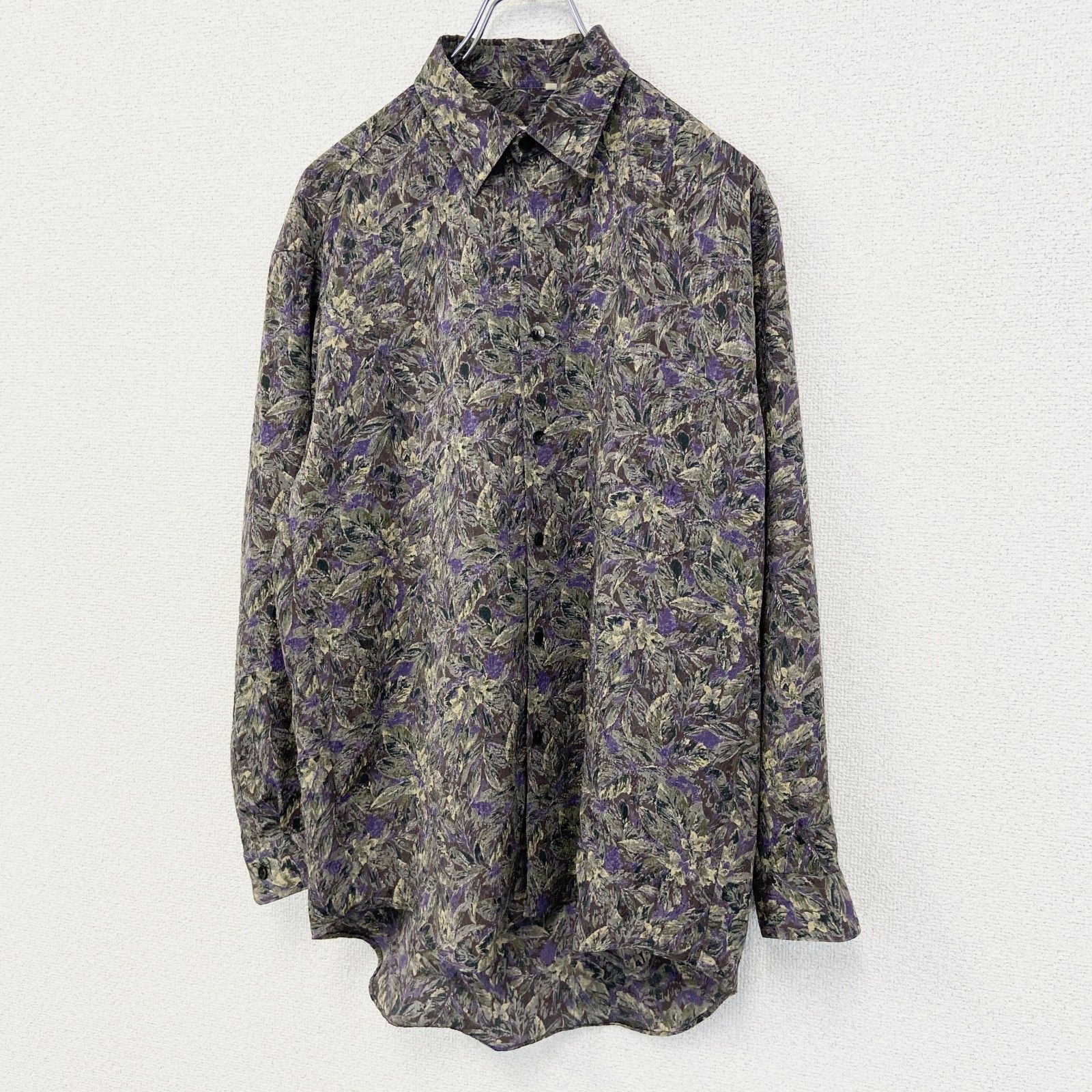 柄シャツ (L) クロコダイル 大きめ アート柄 総柄 胸ポケット 緑系 古着 古着 used 新合繊 KARNAKS 長袖プリント総柄シャツ 花柄 レトロ