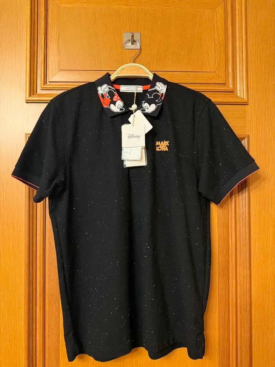マークアンドロナ×Disney 半袖ポロシャツ 黒 グレー 背面ミッキー 刺繍