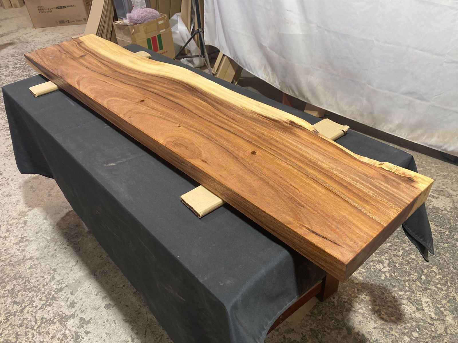 モンキーポッド4147 一枚板無垢 乾燥材 1560x300-290x47mm