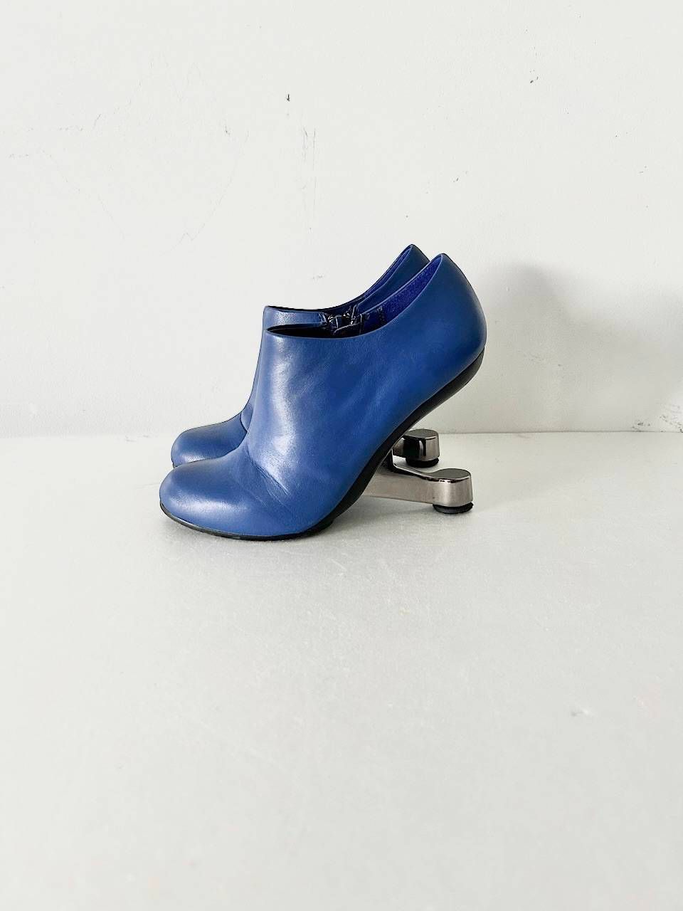 UNITED NUDE Eamz Ankle Bootie BLUE サイズ36 - メルカリ UNITED NUDE Eamz Ankle Bootie BLUE サイズ36 - メルカリ