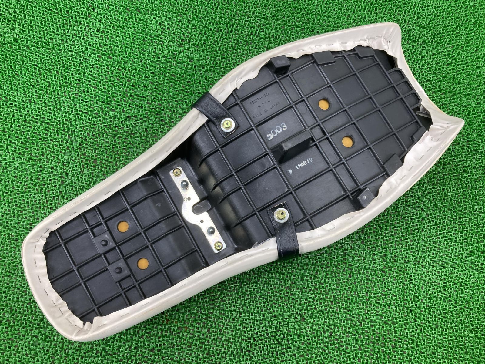 エストレヤRS シート 53001-1784 カワサキ 純正 中古 2001年式 エストレヤRS シート 53001-1784 カワサキ 純正 中古 2001年式
