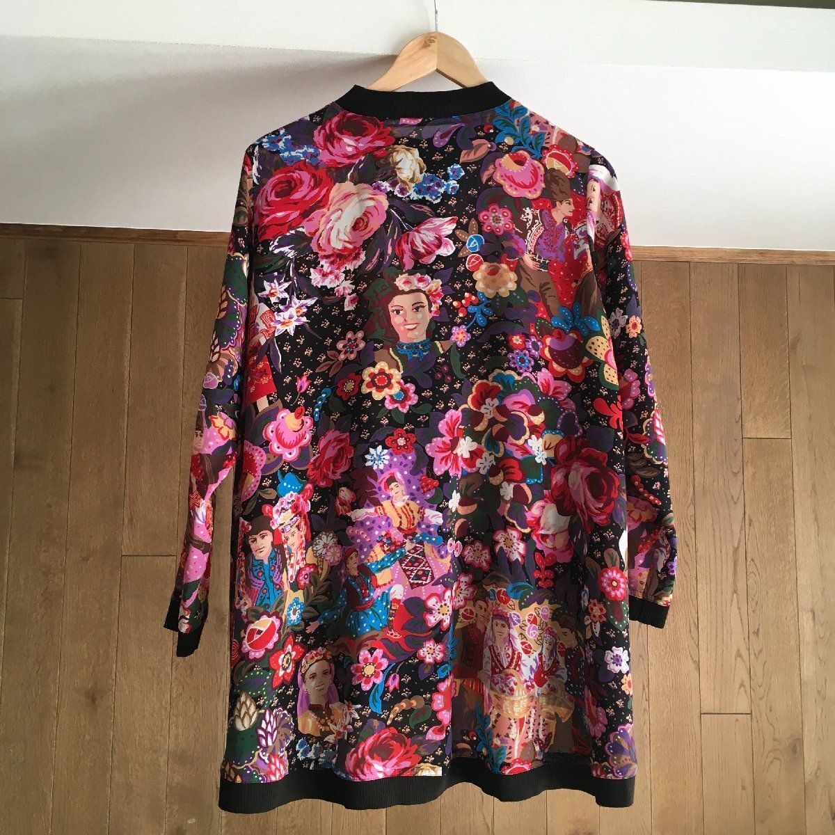 美品　トクコプルミエヴォル　Tokuko 1er VOL 9号 美品 TOKUKO 1er VOL(トクコプルミエヴォル) トップス 9号