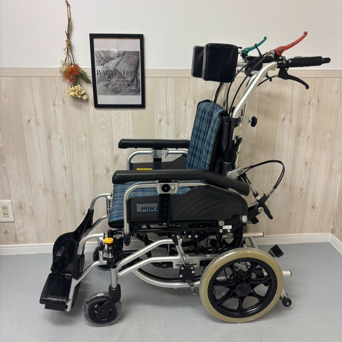 SKT-8 Miki 介助型車椅子 ティルト リクライニング コンパクト 車椅子 車いす 車イス 介助式 スキットシリーズ ミキ 介護用品