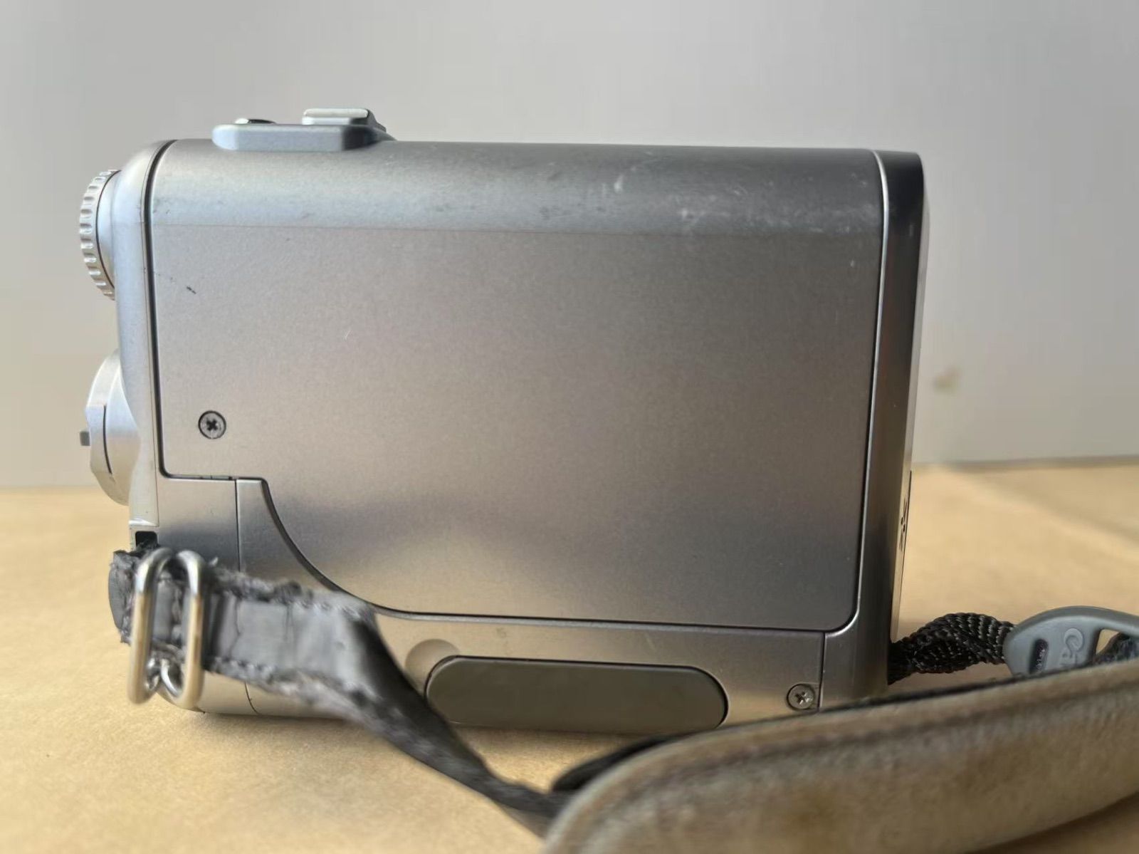 希少 キャノンビデオカメラ DM-IXY DV S1 Mini DV【動作未確認