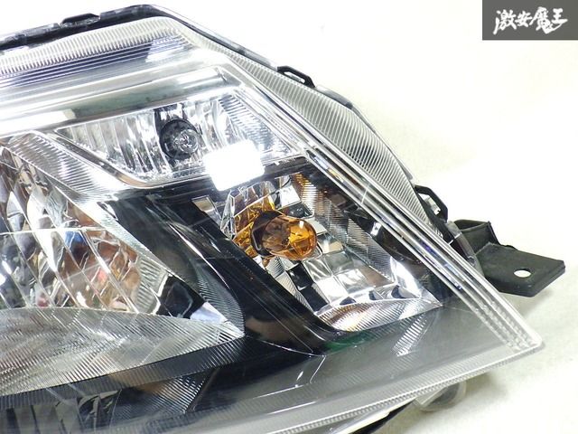 純正トヨタ M900A ルーミー 左右ヘッドライト STANLEY W3919 純正トヨタ M900A ルーミー 左右ヘッドライト STANLEY W3919