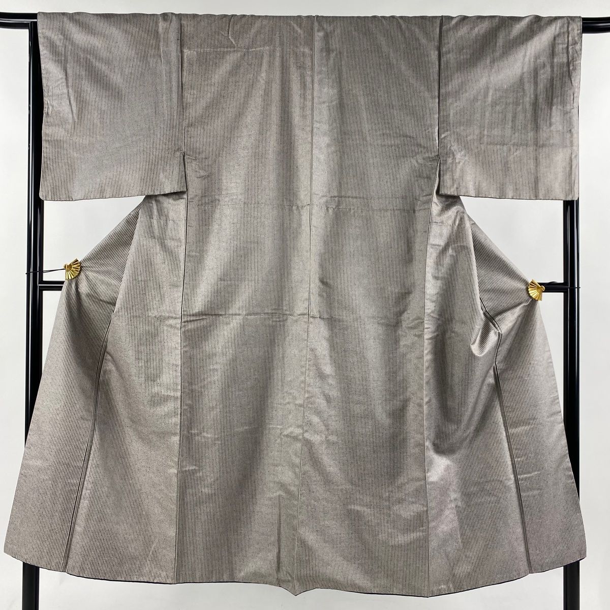 男着物 身丈144cm 裄丈65.5cm M 袷 紬地 縦縞 灰色 正絹 秀品