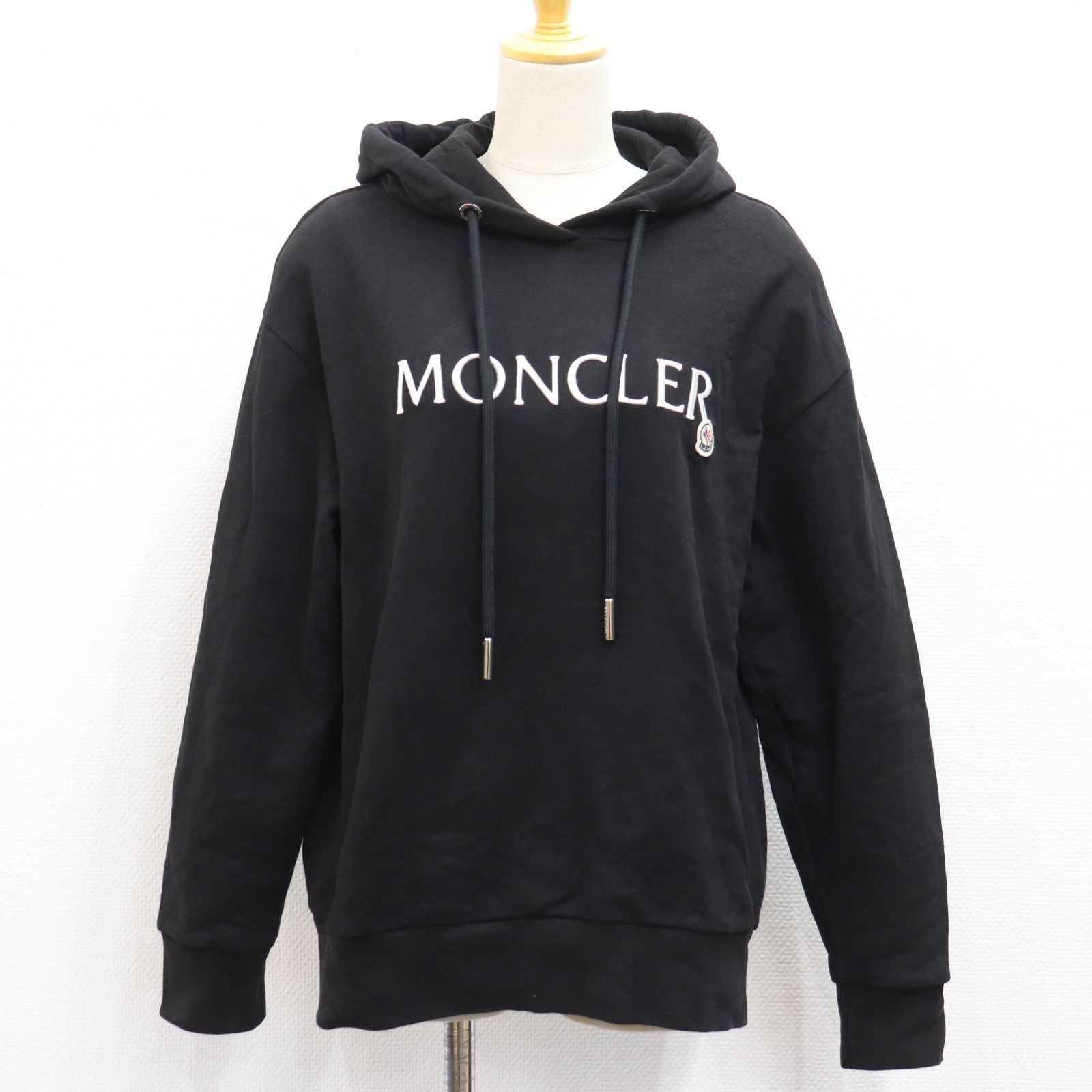 ITGEE5EHKHKE 国内正規品 MONCLER モンクレール HOODIE フーディー センターロゴ パーカー 22年 ブラック サイズＳ
